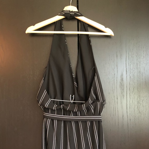 Guess Wide Leg Jumpsuit - Picture 4 of 4